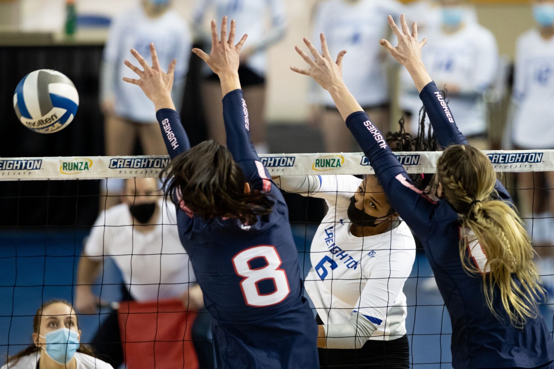 040321-owh-spo-cuvolley-ar25